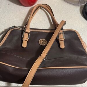 Giani Bernini Brown and Tan Shoulder Bag
9” x 13” x 50